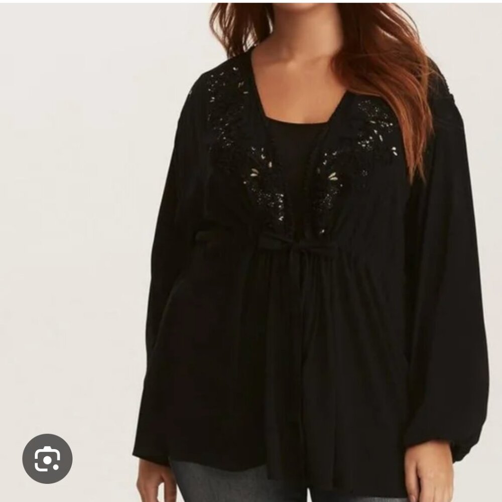 Torrid black & gold embroidered challis tie front blouse 2x